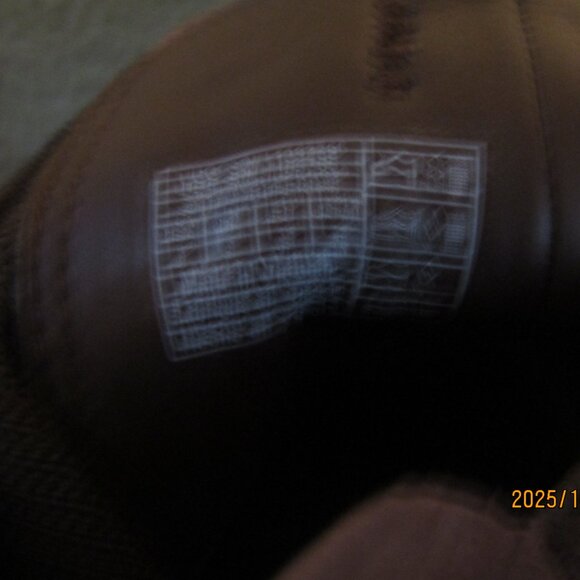 NEW  UGG Hazel Brown Suede Boots 3" heel Size 8 - Picture 5 of 5